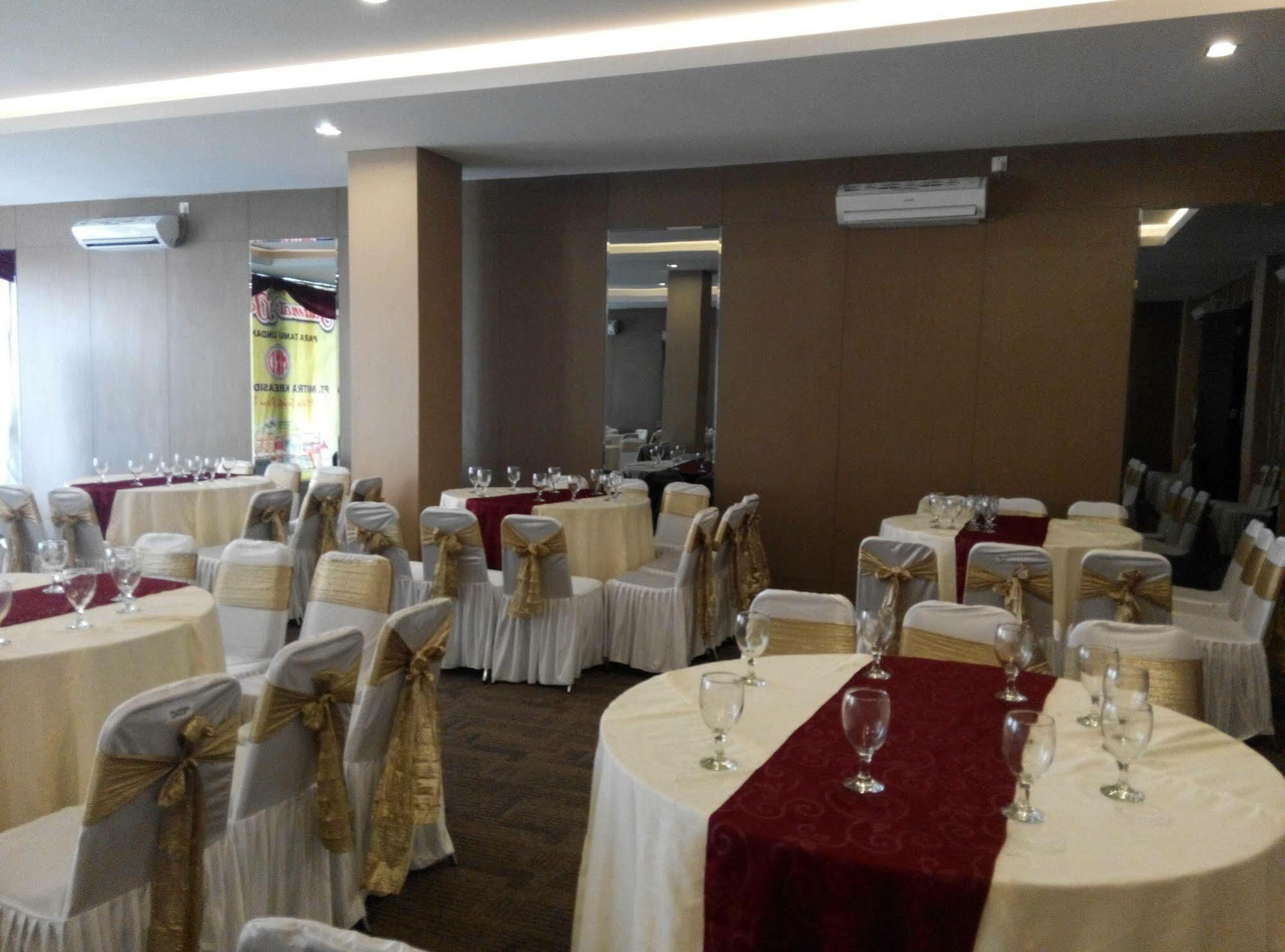 Viva Hotel Kediri, Azana Hotels Collection Kediri  Εξωτερικό φωτογραφία